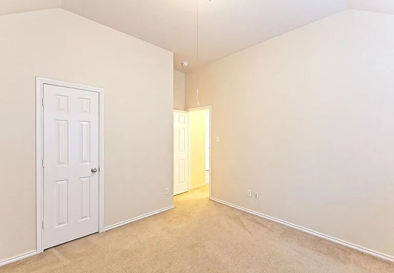 4009 Hidden Meadow Ct — Photo 32
