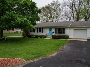 201 N Division St, Stanford, IL 61774