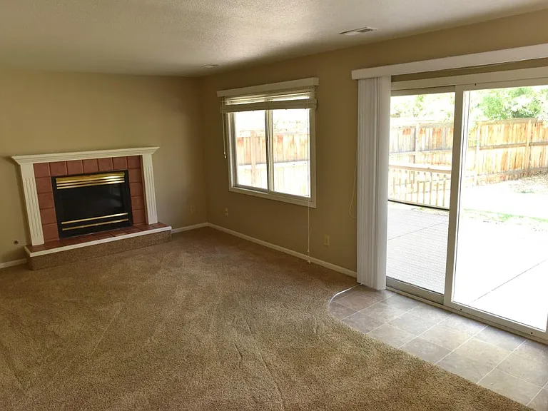 3353 Laredo Ln — Photo 8