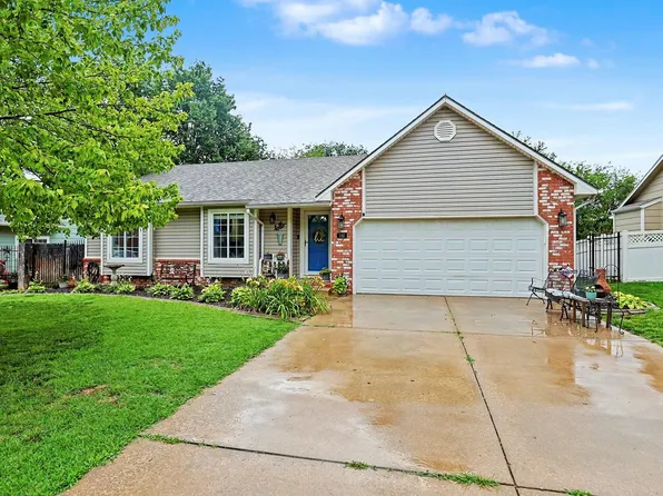 146 E Chestnut Dr, Mulvane, KS 67110