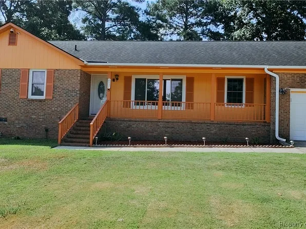6837 Brasswood Dr, Fayetteville, NC 28314