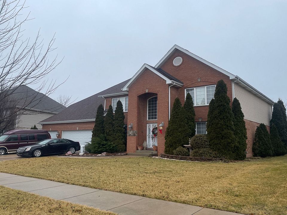 1st image of 17032 Waterford Dr