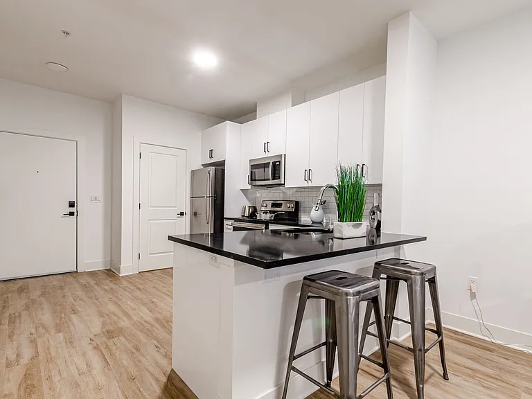 Lakeside Residence — Photo 15