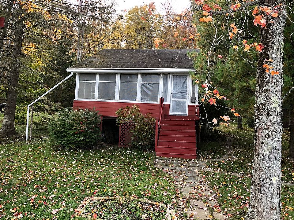 2nd image of 124 Beaver Lake Cir