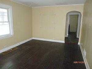 5th image of 9535 S Maplewood Ave