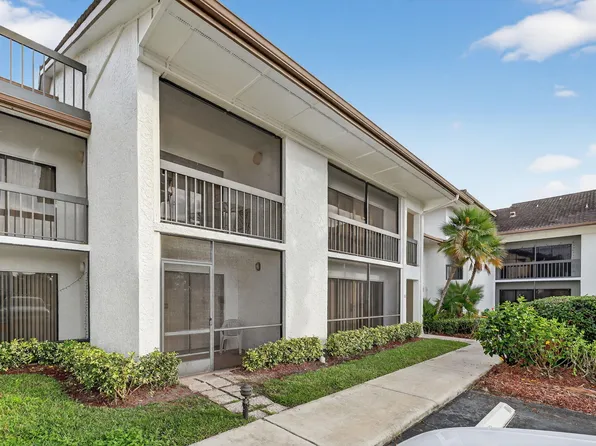 3300 Twin Lakes Terrace #102, Fort Pierce, FL 34951