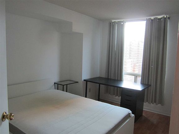 5th image of 25 Grenville St #1210