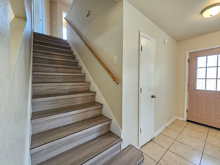 2201 Dennis St — Photo 13