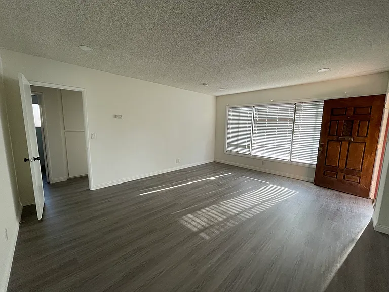 212 N Pasadena Ave #212 — Photo 6
