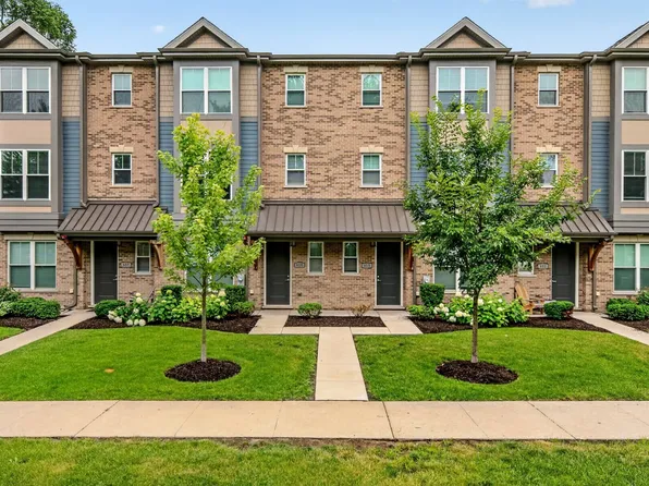 601 Broadway St #601, Libertyville, IL 60048