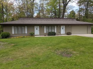14815 Cross Ln, Spring Lake, MI 49456