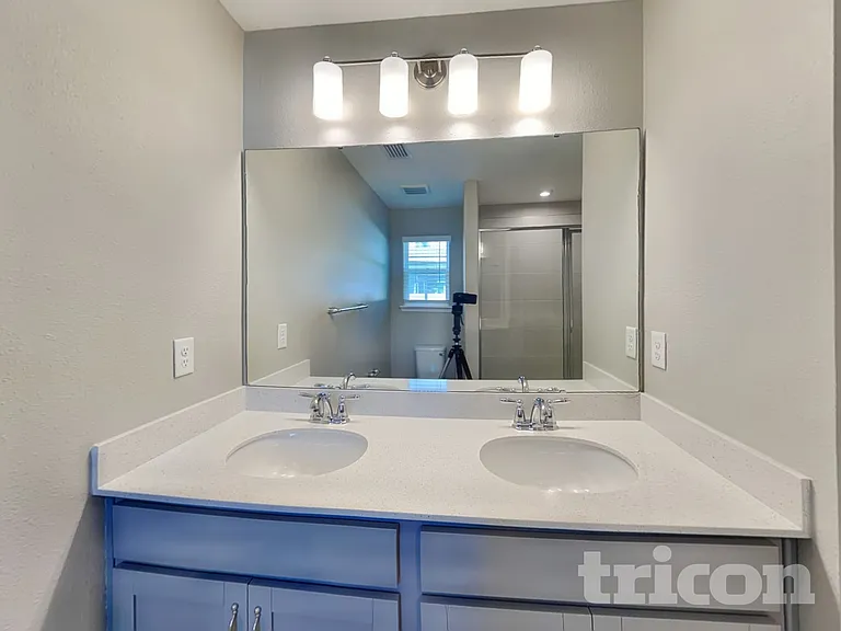 470 Chandler Dr — Photo 11