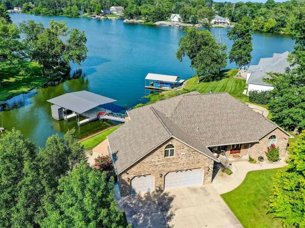 3255 Glacier Ln, Centralia, IL 62801