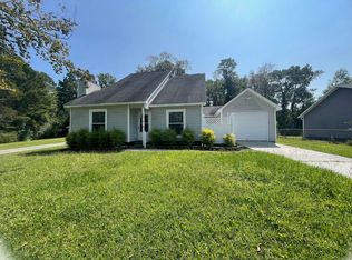 829 Mill River Rd, Jacksonville, NC 28540