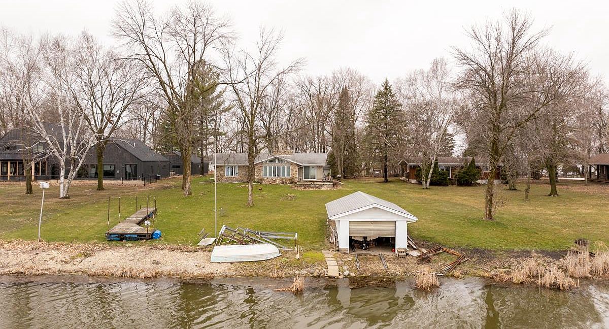 N10560 Chief Kuno Trail, Fox Lake, WI 53933 | Zillow