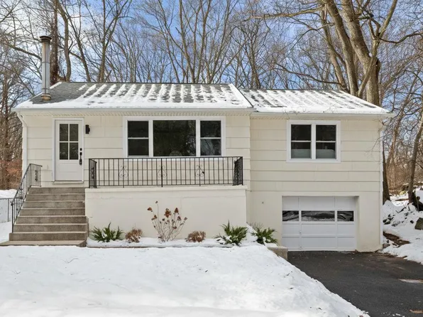 21 Henning Drive, Montrose, NY 10548