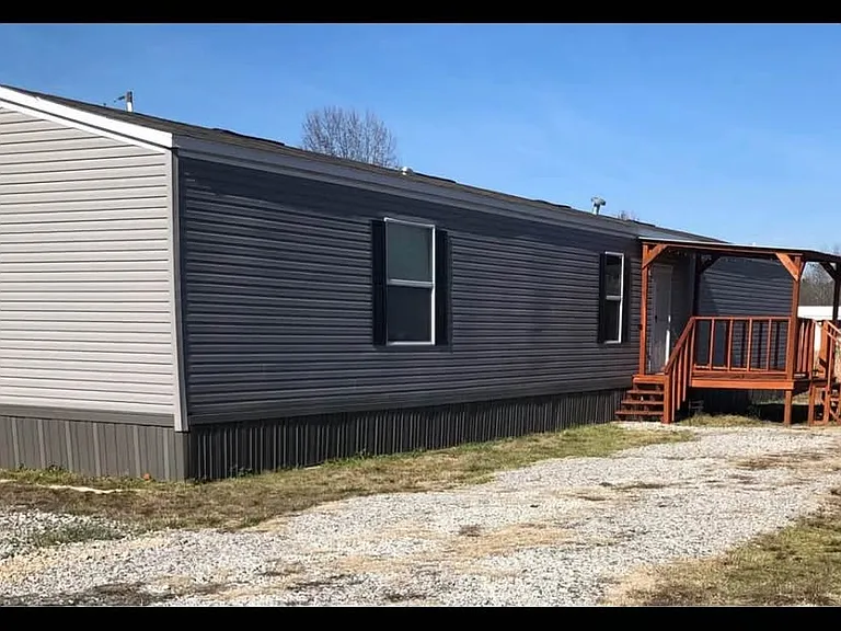 185 Gillham Rd — Photo 2