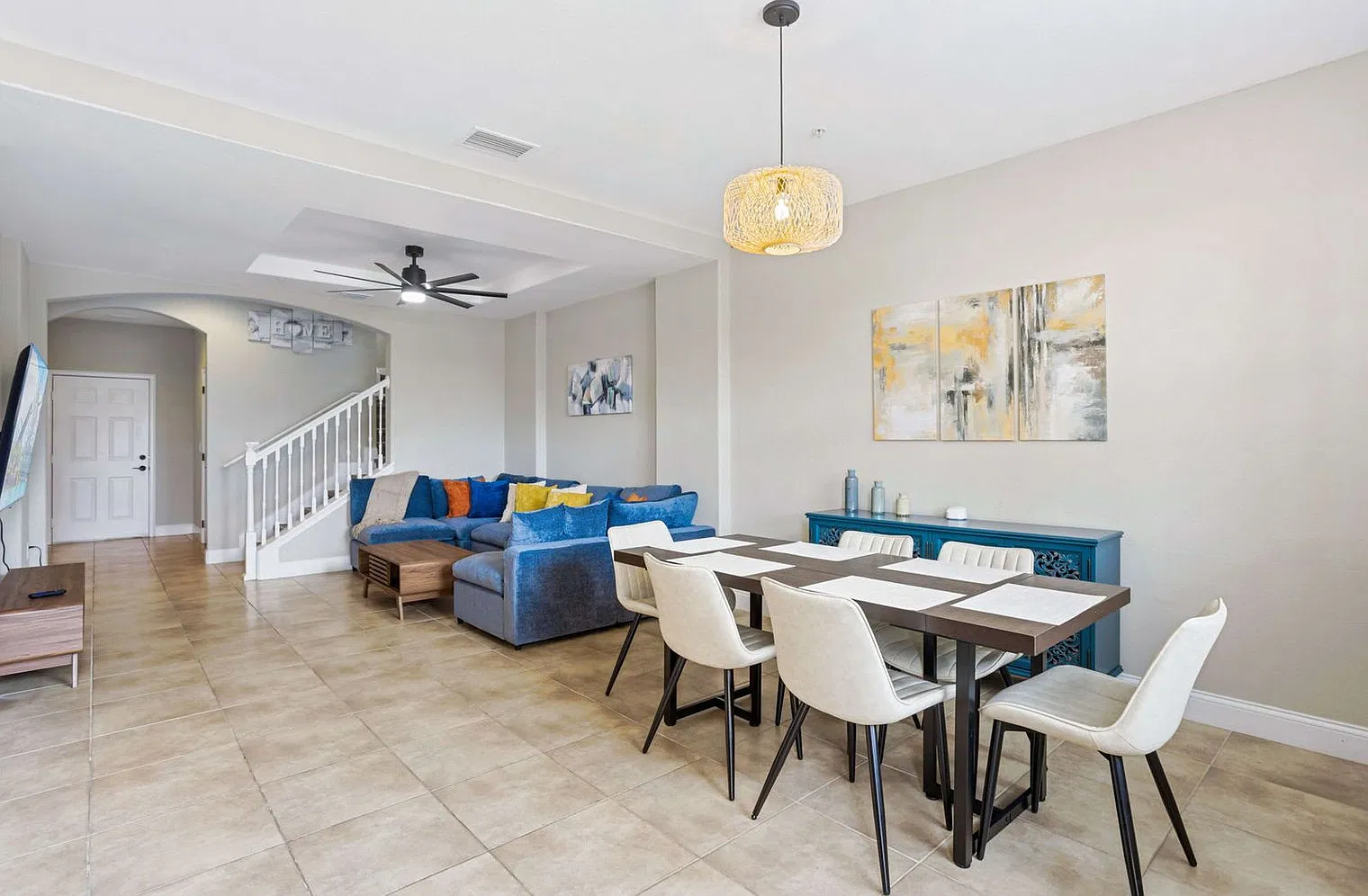 4 bed, 3.0 bath, 2497 sqft, $2,319 — Photo 3