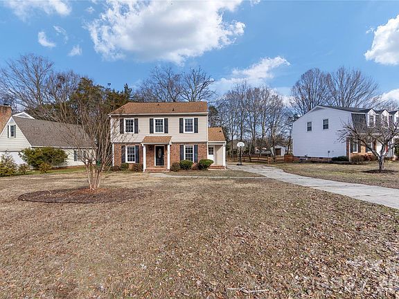 3rd image of 2240 Lawton Bluff Rd