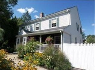 9 Coffee St, Medway, MA 02053