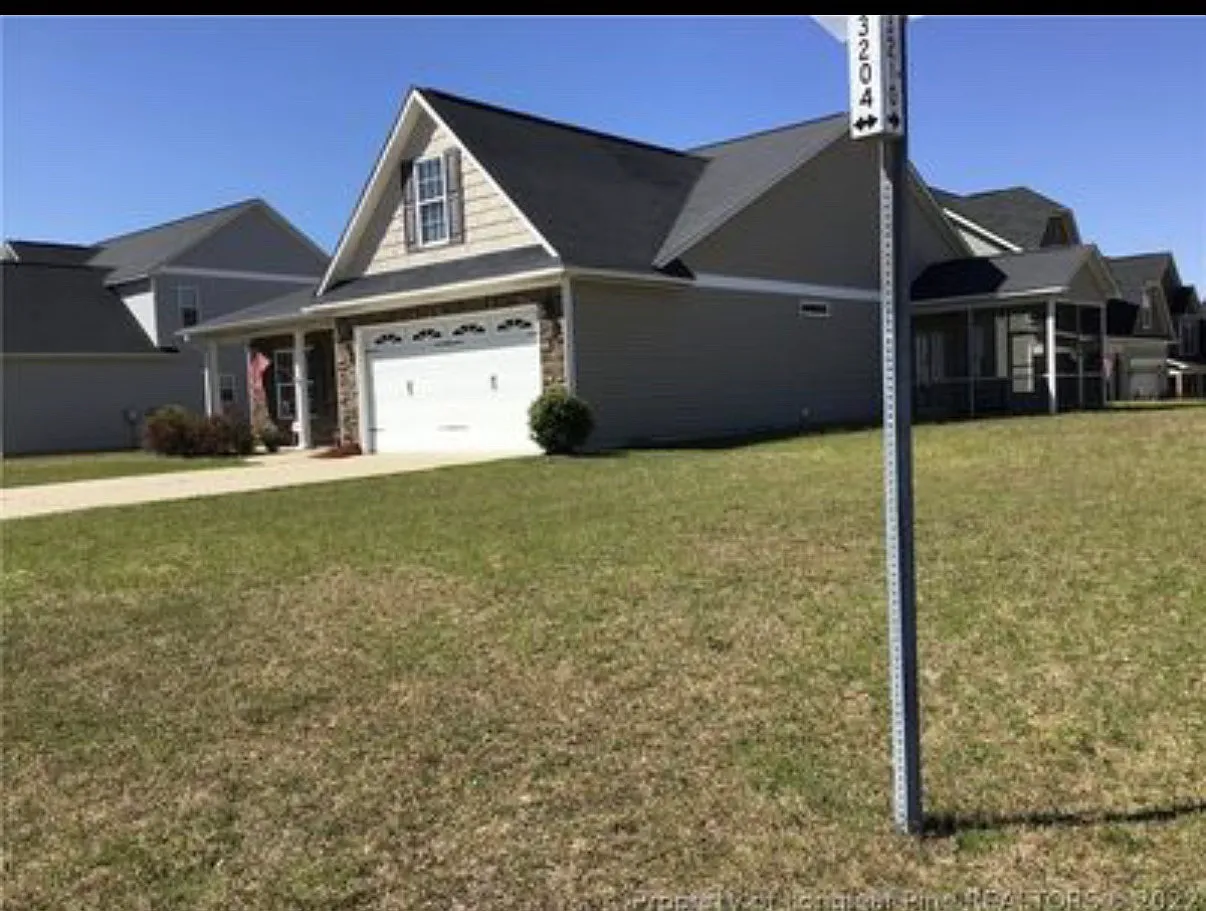 277 Century Dr — Photo 1