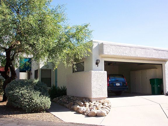 Front Entrance & 2 Car Garag