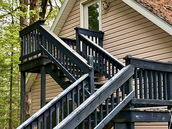 Entrance-room above garage