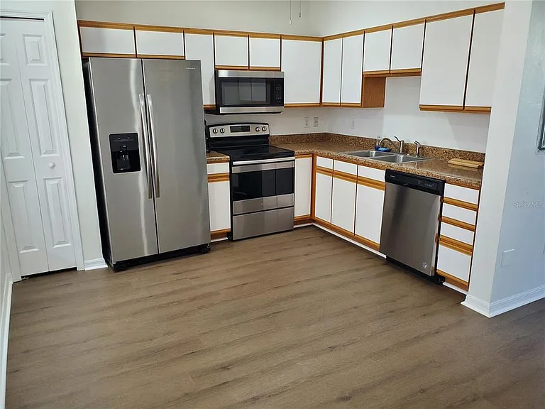 1411 Sedgwick Dr — Photo 5