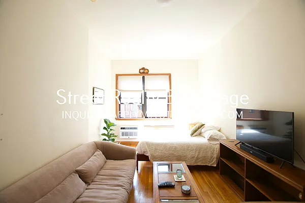 Rented by Street Realty Brokerage LLC | media 2