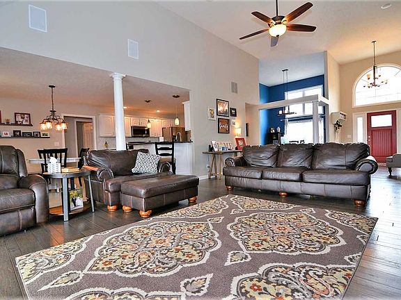 5th image of 9049 Big Hill Dr