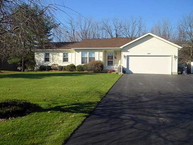1st image of 217 Briarwood Ln