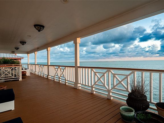 5th image of 204 Bayshore Dr