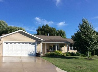1411 Meadowbrook Dr, Cleveland, WI 53015