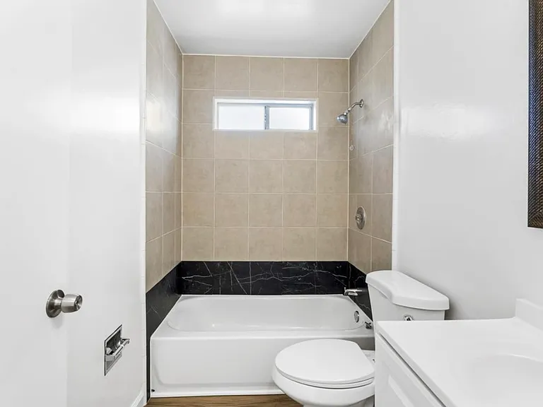 1259 Carrison St #C — Photo 4