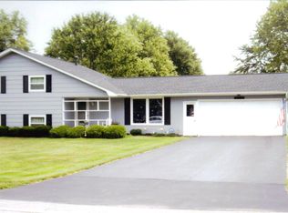 6416 Oconnor Dr, Lockport, NY 14094