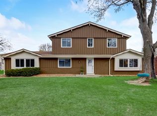 8872 Greenview Ln, Greendale, WI 53129