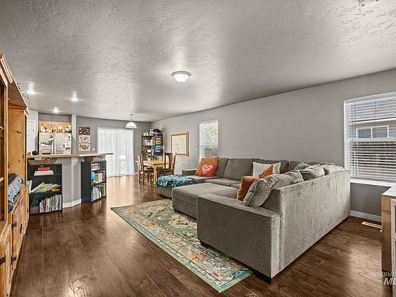 5th image of 2719 Rowland Ct