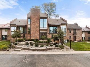 21 Stillmeadow Dr, Cincinnati, OH 45245