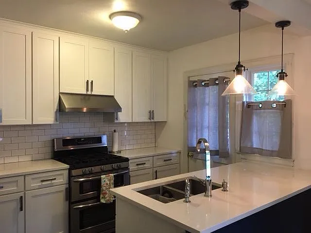 20 Craven Ave — Photo 2