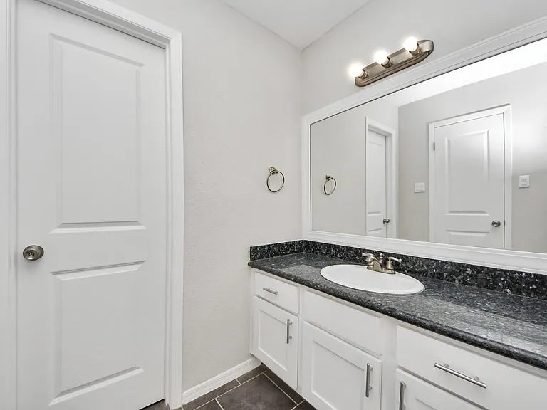1818 Augusta Dr #14 — Photo 28