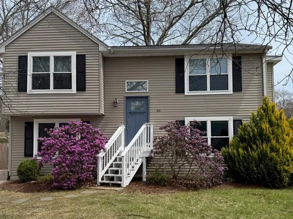 35 Huckleberry Trl, Saunderstown, RI 02874