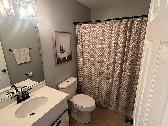5th image of 48 Columbia Ct
