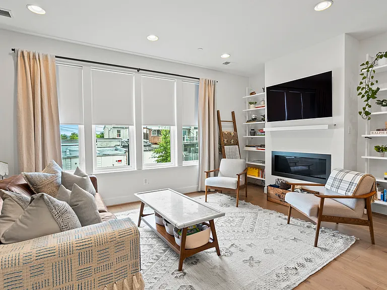 1602 Beason St #1 — Photo 4