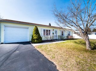 90 Indian Field Rd, Groton, CT 06340