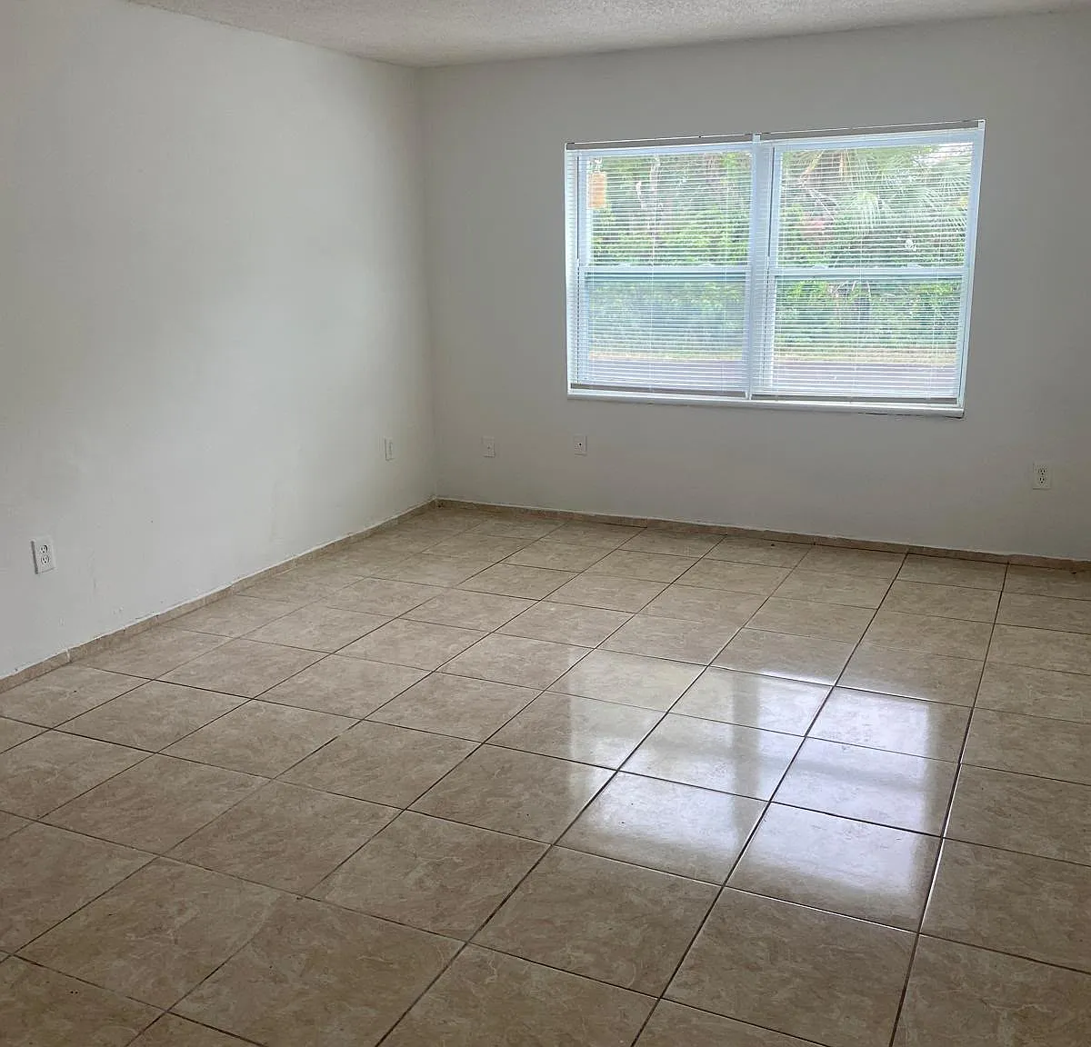 2 bed, 896 sqft, $1,450 — Photo 3