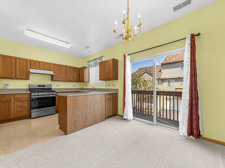 959 Ellsworth Dr — Photo 2