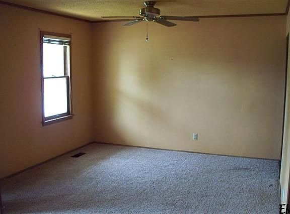 5th image of 1418 E Oklahoma Ave
