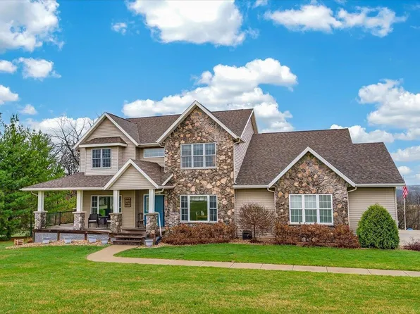 N9181 Cardinal Crest Ln, New Glarus, WI 53574