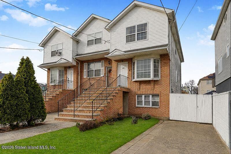 1st image of 225 Colony Ave