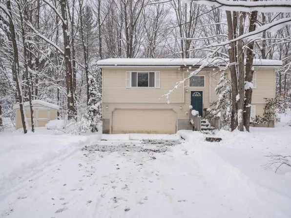 6480 Sugar Maple Ln, Lake Ann, MI 49650